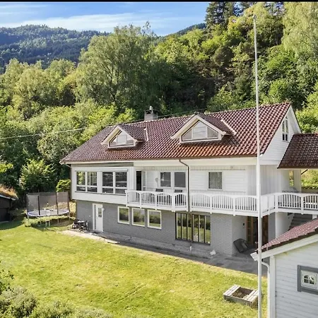 Villa Idyllic With Spectacular View